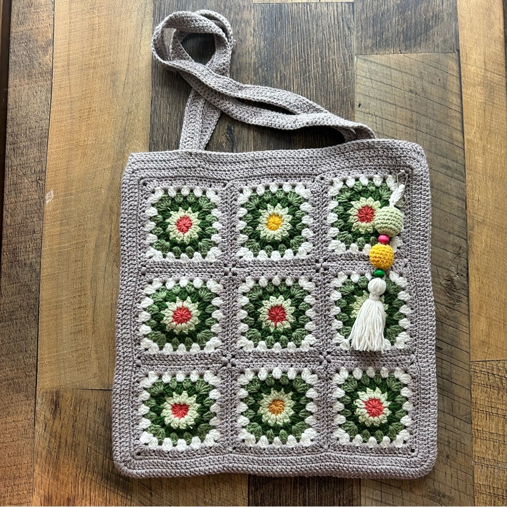 HANDMADE Knit Tote Bag with Flower Pattern and Tassel